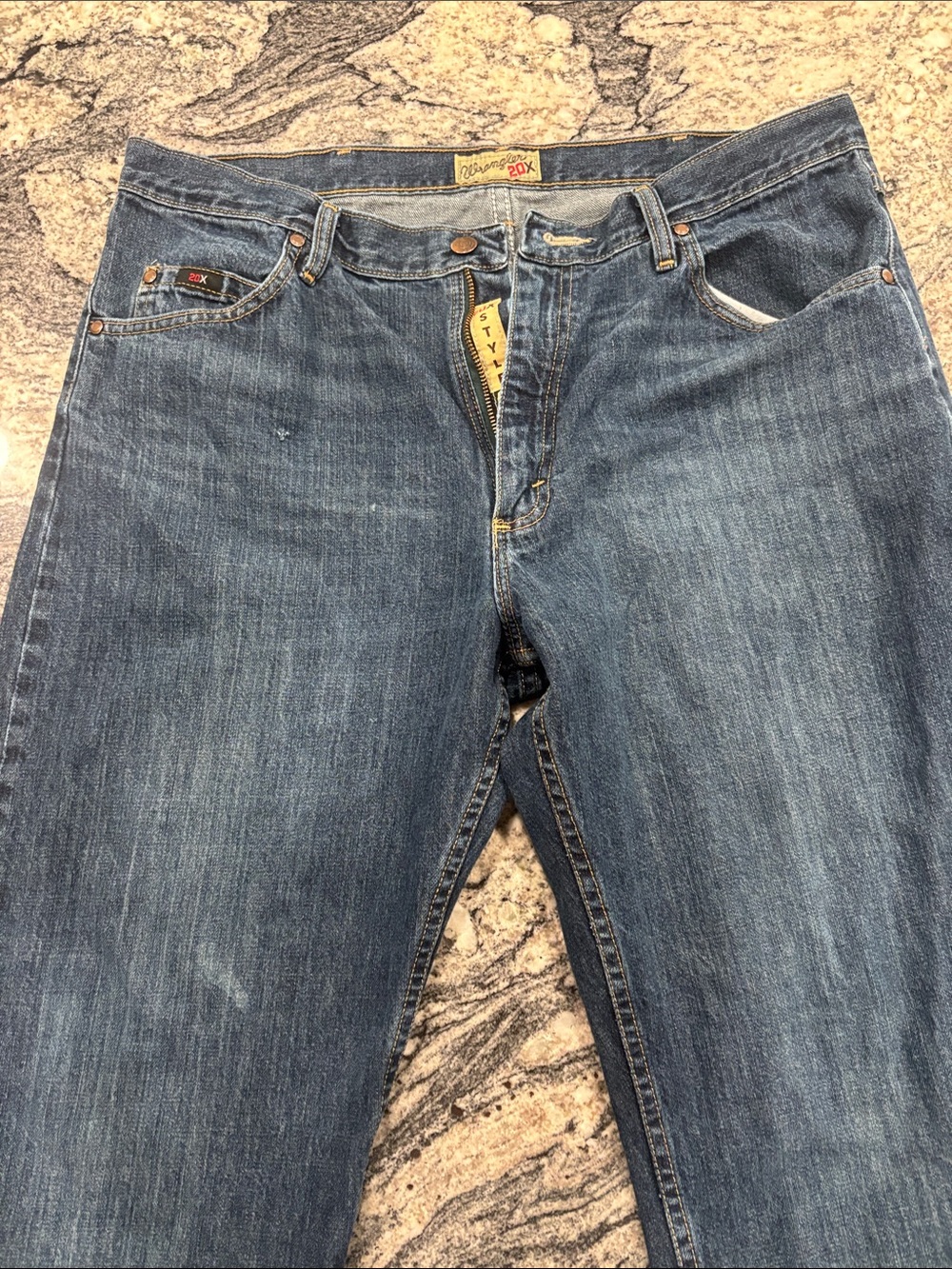 Wrangler Men's Straight Jeans in Faded Blue Denim